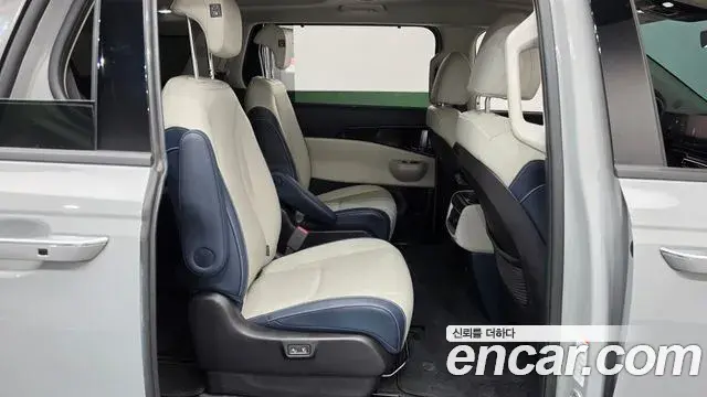 Kia Carnival 2024 — Photo 11/20