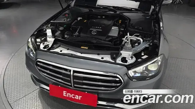 Mercedes-Benz E-Class 2021 — Фото 6/20