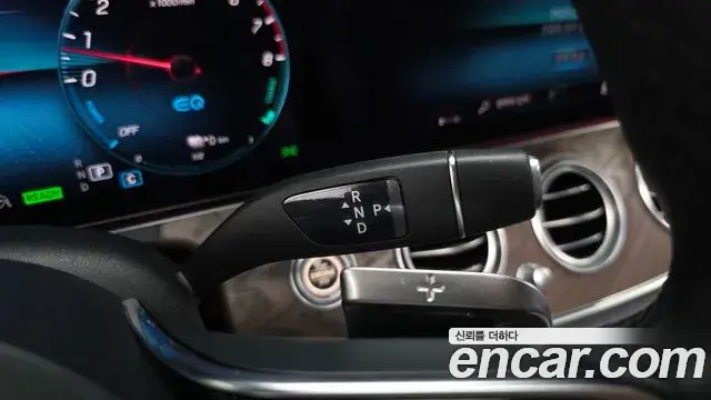 Mercedes-Benz E-Class 2021 — Фото 9/20
