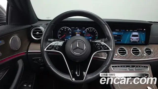 Mercedes-Benz E-Class 2021 — Фото 14/20