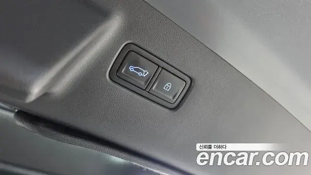 Hyundai Santa Fe 2023 — Photo 15/20