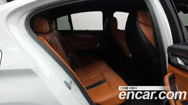 BMW M5 2023 — Photo 11/20