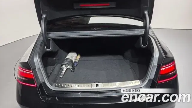 Genesis G90 2022 — Photo 19/20