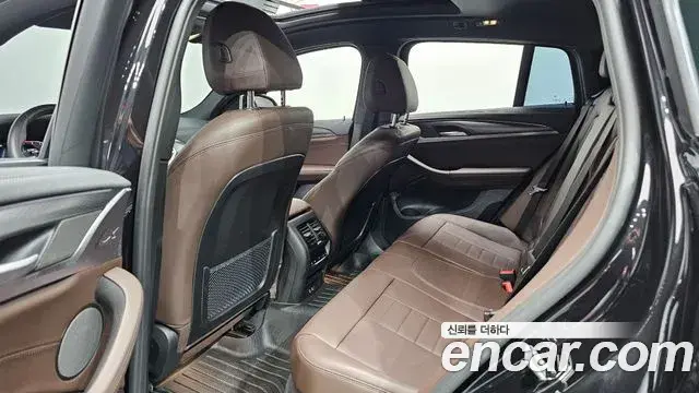 BMW X4 2025 — Photo 12/20