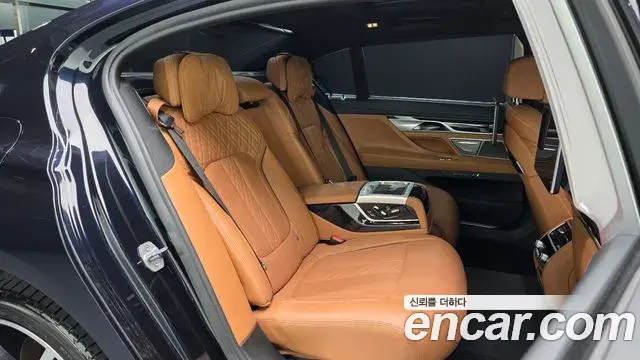 BMW 7 Series 2019 — Photo 11/20