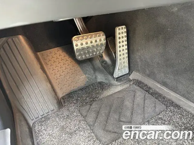 Mercedes-Benz E-Class 2025 — Photo 19/20