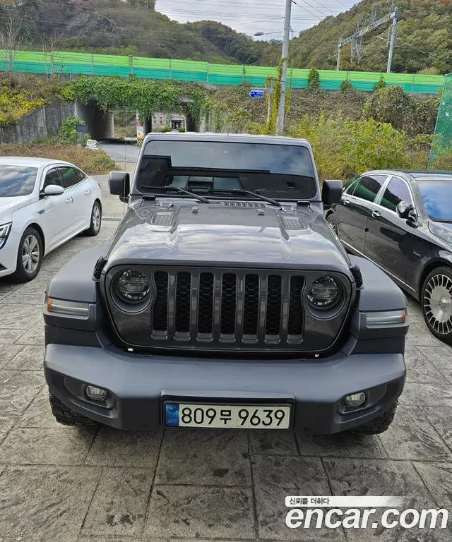 Jeep Gladiator 2022 — Photo 1/15