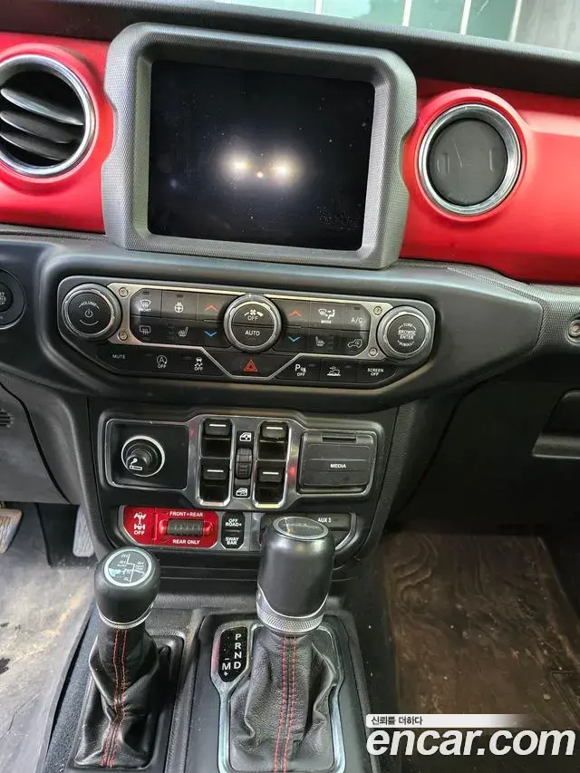 Jeep Gladiator 2022 — Photo 8/15