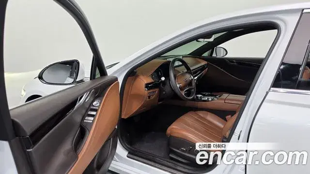 Genesis Electrified G80 2023 — Photo 10/20