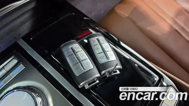 Genesis Electrified G80 2023 — Photo 16/20