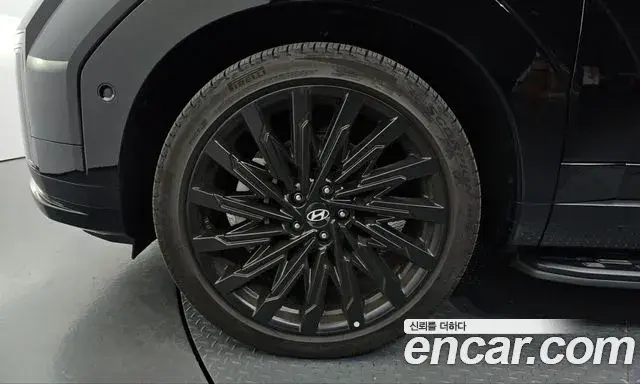 Hyundai Santa Fe 2025 — Photo 5/20