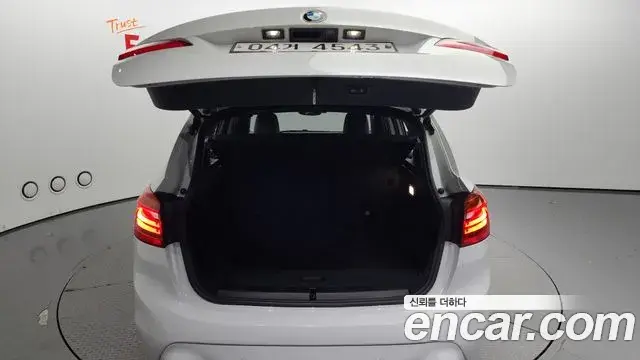 BMW 2 Series Active Tourer 2019 — Фото 19/20