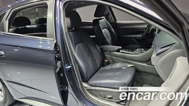 Hyundai Sonata Hybrid 2019 — ფოტო 8/20