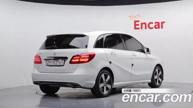 Mercedes-Benz B-Class 2018 — Şəkil 7/20