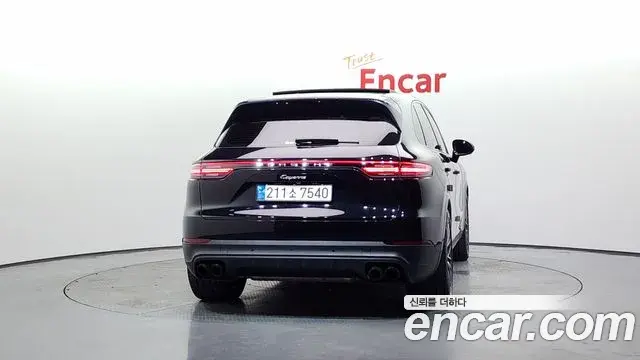 Porsche Cayenne 2019 — Şəkil 18/20