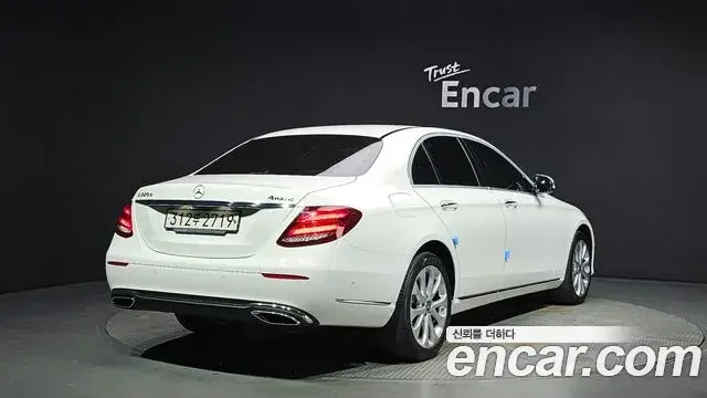 Mercedes-Benz E-Class 2020 — Фото 2/20