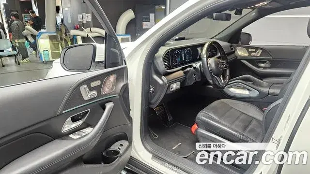 Mercedes-Benz GLS-Class 2022 — Photo 9/20