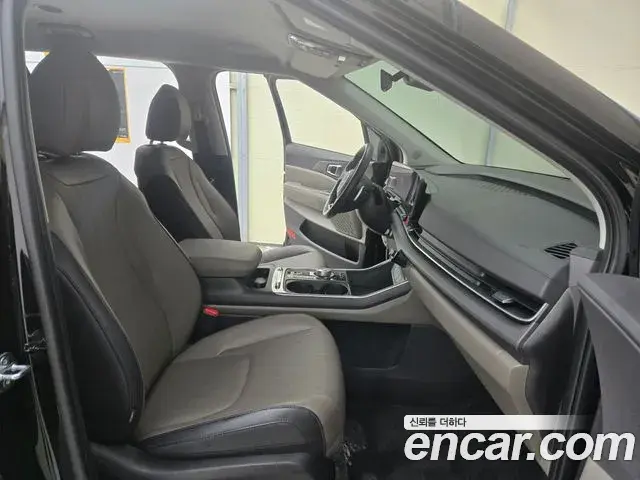 Kia Carnival 2024 — Photo 11/19