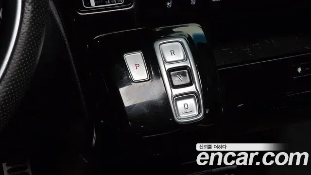 Hyundai Staria 2021 — Photo 9/20