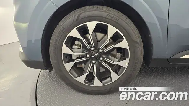 Kia Carnival 2023 — Photo 5/20