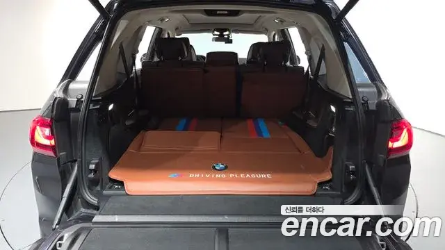 BMW X7 2020 — Photo 20/20