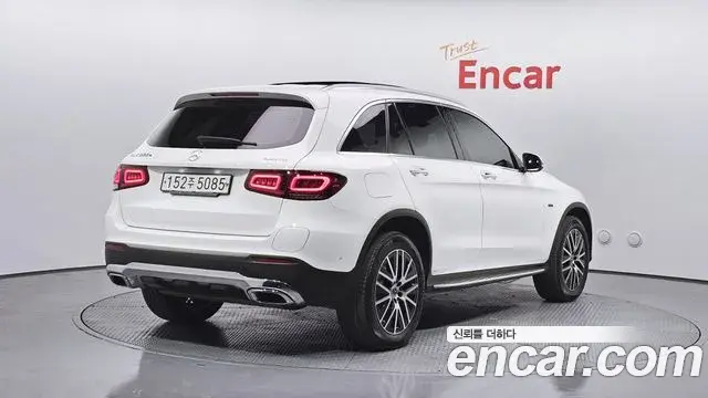 Mercedes-Benz GLC-Class 2021 — Photo 2/20