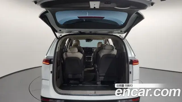 Kia Carnival 2021 — Фото 20/20