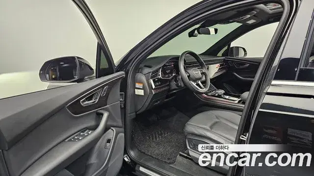 Audi Q7 2022 — Photo 10/20