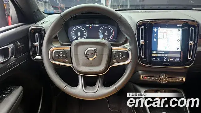 Volvo XC40 2020 — ფოტო 3/20