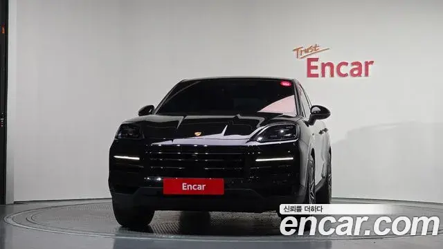 Porsche Cayenne 2023 — Photo 3/20