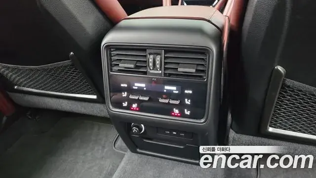Porsche Cayenne 2023 — Photo 19/20