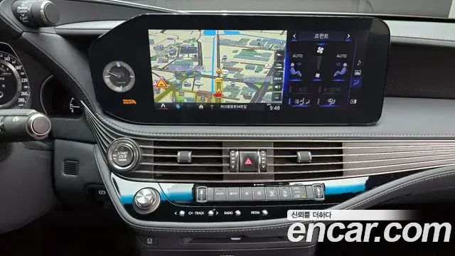 Lexus LS500 2021 — Photo 14/20