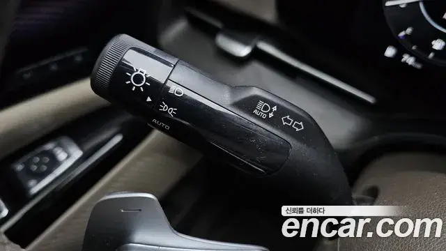Kia Carnival 2021 — Photo 18/20