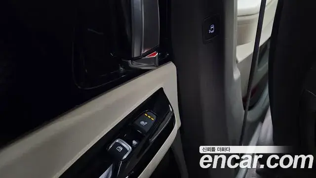 Kia Carnival 2021 — Photo 19/20