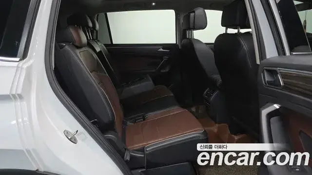 Volkswagen Tiguan Allspace 2022 — Фото 12/20