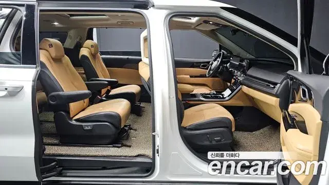 Kia Carnival 2022 — Şəkil 19/20