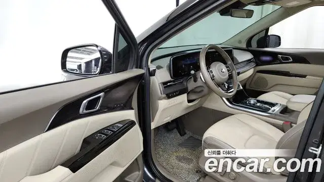 Kia Carnival 2021 — Фото 10/20
