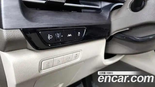 Kia Carnival 2021 — Фото 16/20