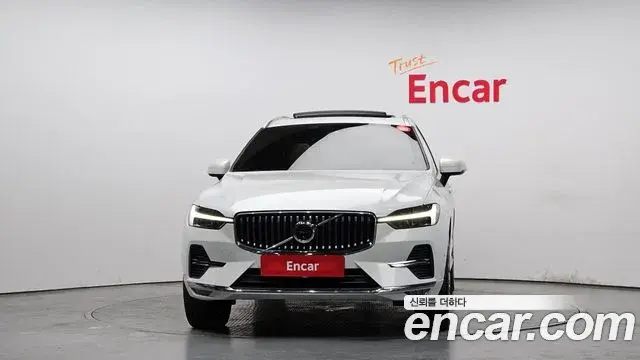Volvo XC60 2022 — Photo 3/20