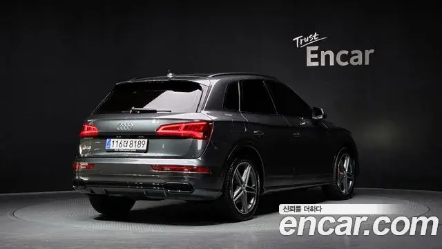 Audi Q5 2020 — Photo 1/20