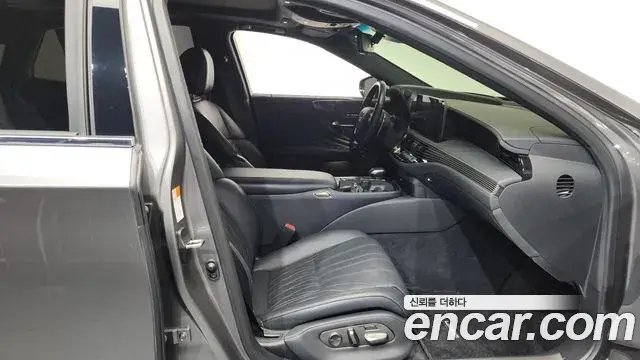 Lexus LS500 2022 — Photo 11/20