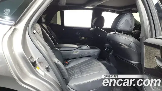 Lexus LS500 2022 — Photo 12/20