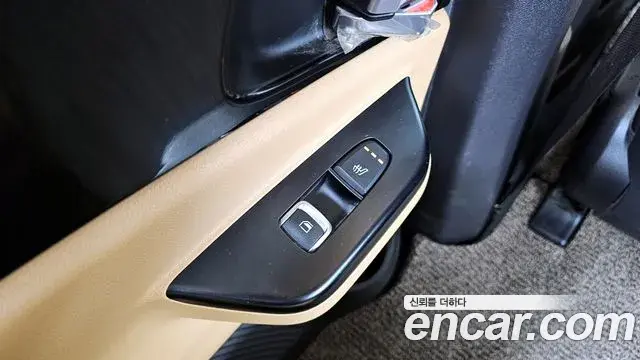 Kia Carnival 2021 — Photo 18/20