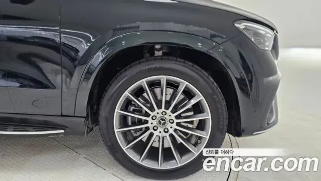 Mercedes-Benz GLE-Class 2025 — Photo 4/20