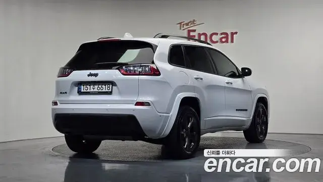 Jeep Cherokee 2021 — Photo 2/20