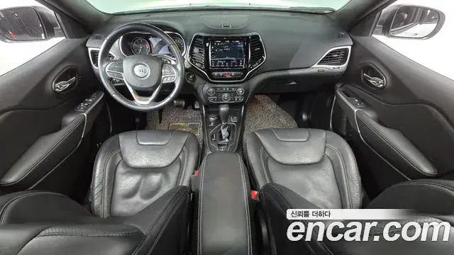 Jeep Cherokee 2021 — Photo 7/20
