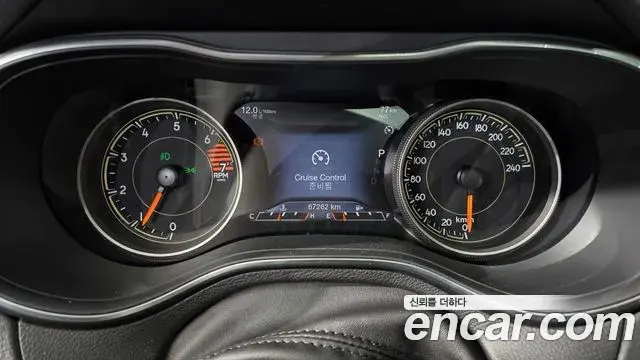 Jeep Cherokee 2021 — Photo 8/20