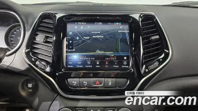 Jeep Cherokee 2021 — Photo 14/20