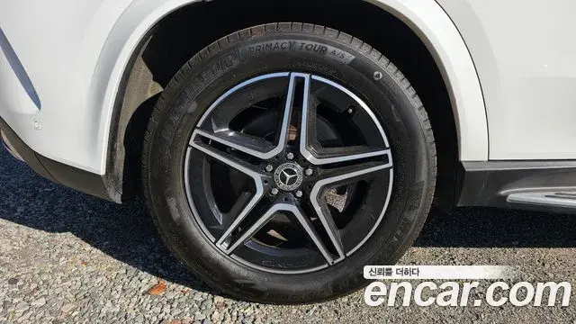 Mercedes-Benz GLE-Class 2020 — Photo 4/5