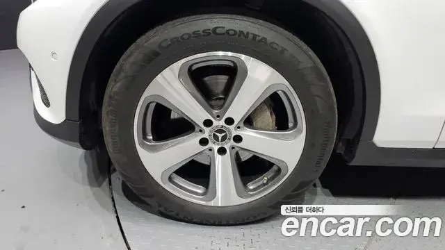 Mercedes-Benz GLC-Class 2018 — Photo 5/20